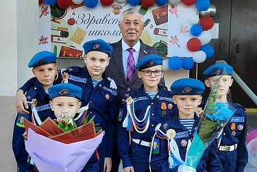 День знаний депутаты встретили со школьниками и студентами